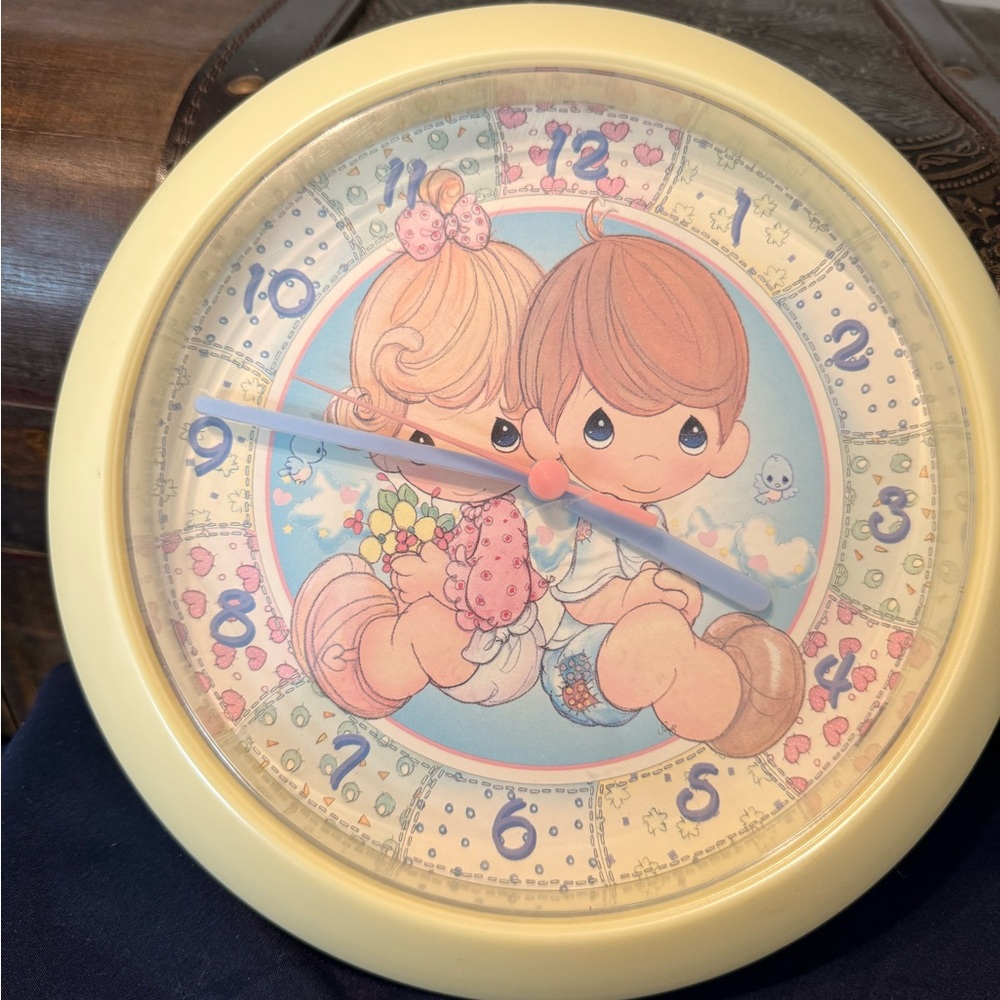 Precious Moments Nursery Wall Clock Circa 2002 8 3/4" - Tested - Works Perfectly